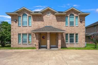 Main picture of 2310 Cornell Dr