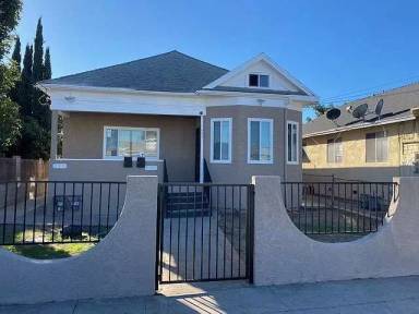 Main picture of 353 W Sepulveda St