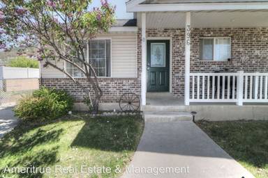Main picture of 396 N Peach St