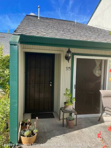 Main picture of 575 Norlee St