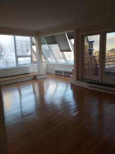 Main picture of 20 Beekman Pl