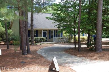 Main picture of 755 Blue Bird Dr