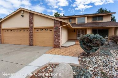 Main picture of 4770 Lakeside Dr