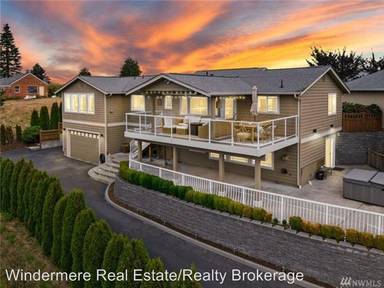 Main picture of 8209 72nd Pl NE