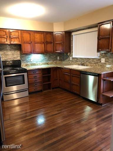 Main picture of 26213 Summerdale Dr