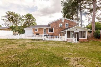 Main picture of 2706 Colgate Dr