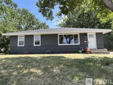 Main picture of 8419 Penn Ave S