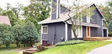 Main picture of 500 Meadow Ln