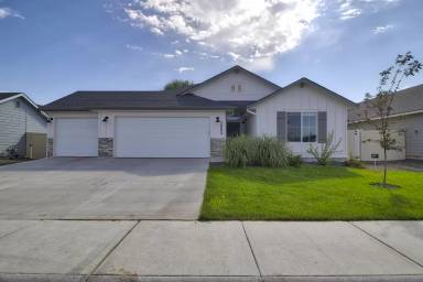 Main picture of 19554 Watling Ave