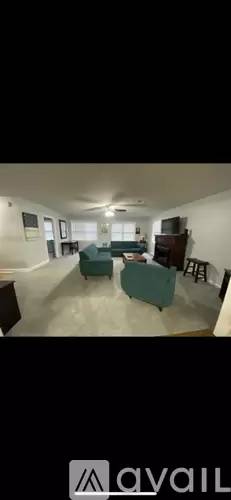 Main picture of 656 Macklen Ave