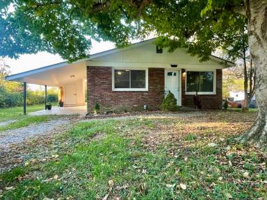 Main picture of 1606 Sanford Ln