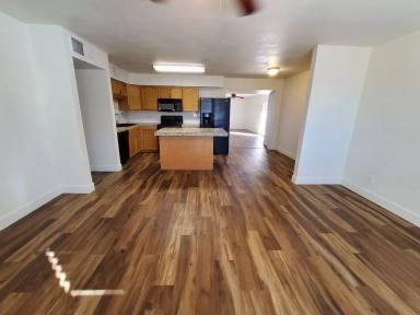 Main picture of 1444 W Huntington Dr