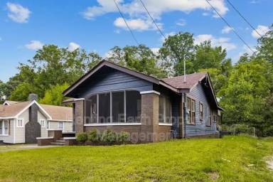 Main picture of 8215 Rugby Ave