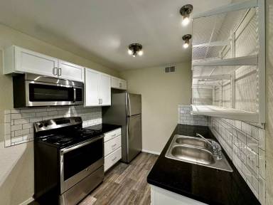 Main picture of 1214 Baylor Ave