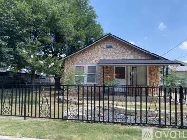 Main picture of 747 W Glenn Ave
