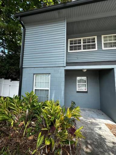 Main picture of 3913 SW 26th Dr
