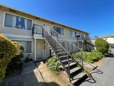 Main picture of 401 Bundy Ave