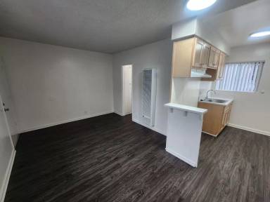 Main picture of 10400 S Inglewood Ave