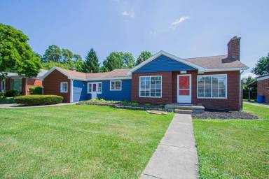 Main picture of 17928 Elizabeth St