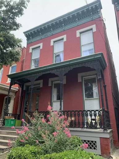 Main picture of 106 E Leigh St
