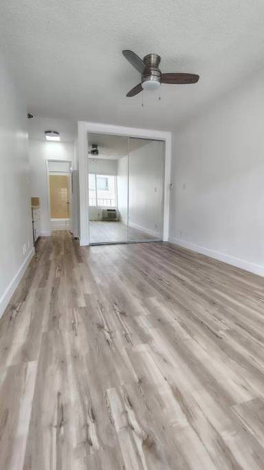 Main picture of 12545 Pacific Ave