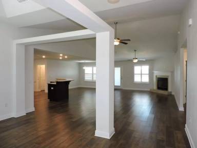 Main picture of 5740 Burr St