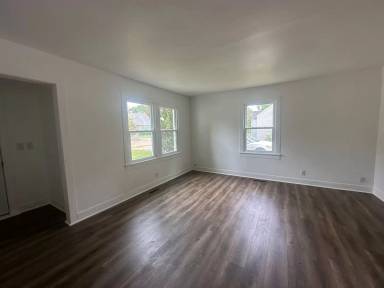 Main picture of 421 S 9th St