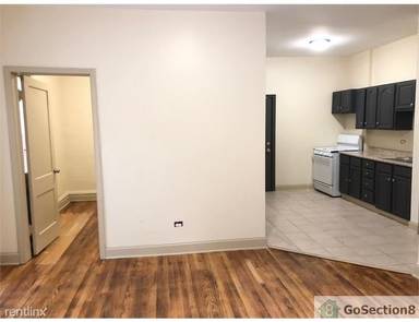 Main picture of 6928 S Wabash Ave