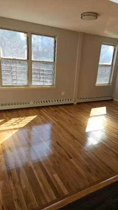 Main picture of 691 Glenmore Ave