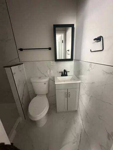 Main picture of 1328 W 18th Pl