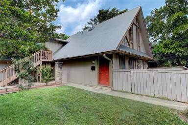 Main picture of 8612 Bowling Green Dr
