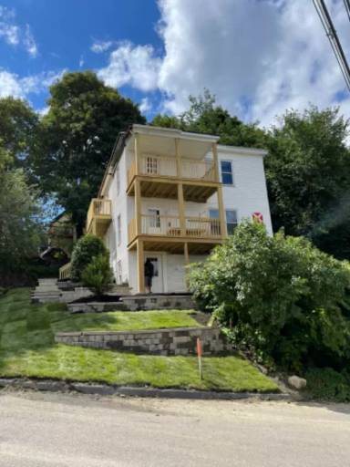 Main picture of 120 Grant St