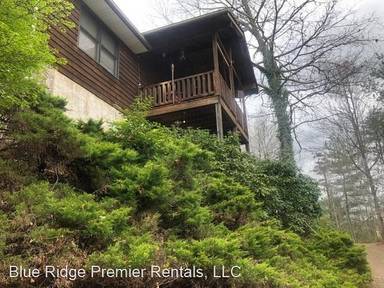Main picture of 262 Surrey Dr