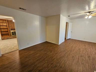 Main picture of 2100 Redwood Pl