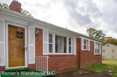 Main picture of 6105 Woodland Ln