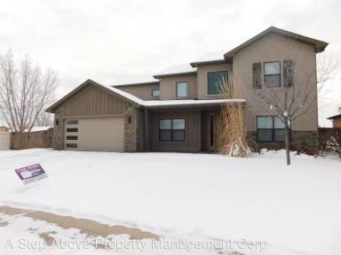 Main picture of 288 Oakwood Ave