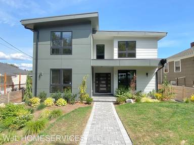 Main picture of 3632 36th Ave W