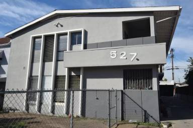 Main picture of 527 N Serrano Ave