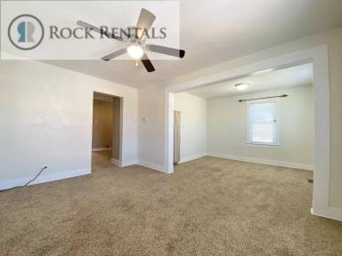 Main picture of 103 W 6th Ave