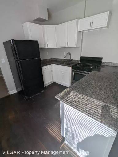 Main picture of 2672 Van Buren St