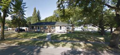 Main picture of 909 Elm St S
