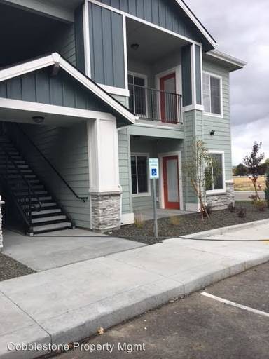 Main picture of 1655 N Madderlake Ave