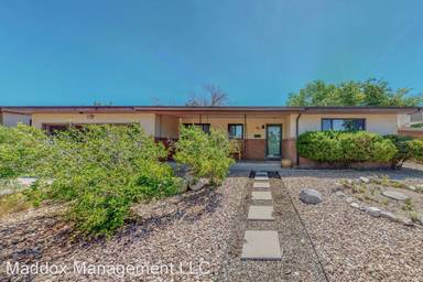 Main picture of 608 Palomas Dr NE