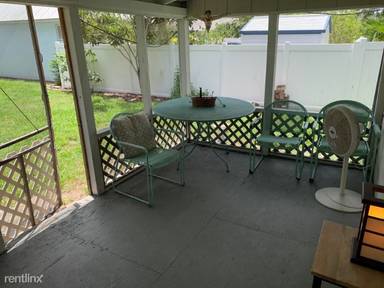 Main picture of 305 Julia St