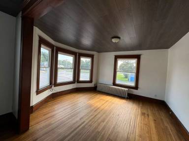 Main picture of 504 W Thomas St