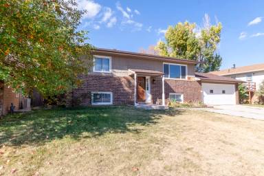 Main picture of 4740 Hickory Pl