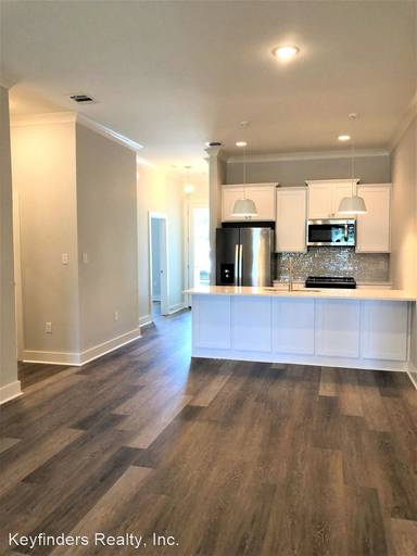 Main picture of 17530 Comfort Blvd