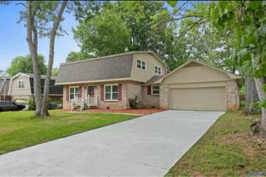 Main picture of 2519 Excalibur Dr SE