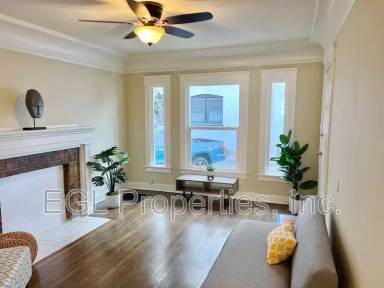 Main picture of 5139 Melrose Ave