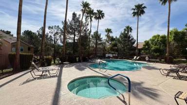 Main picture of Copper Palms